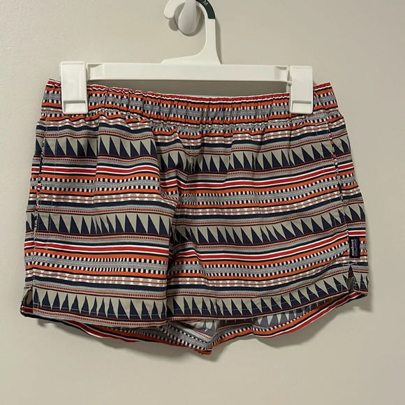 Patagonia Barely Baggies Nylon Shorts Patterned Size Small - Picture 1 of 3